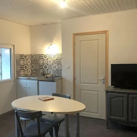 Des Champs Apartment Montelimar